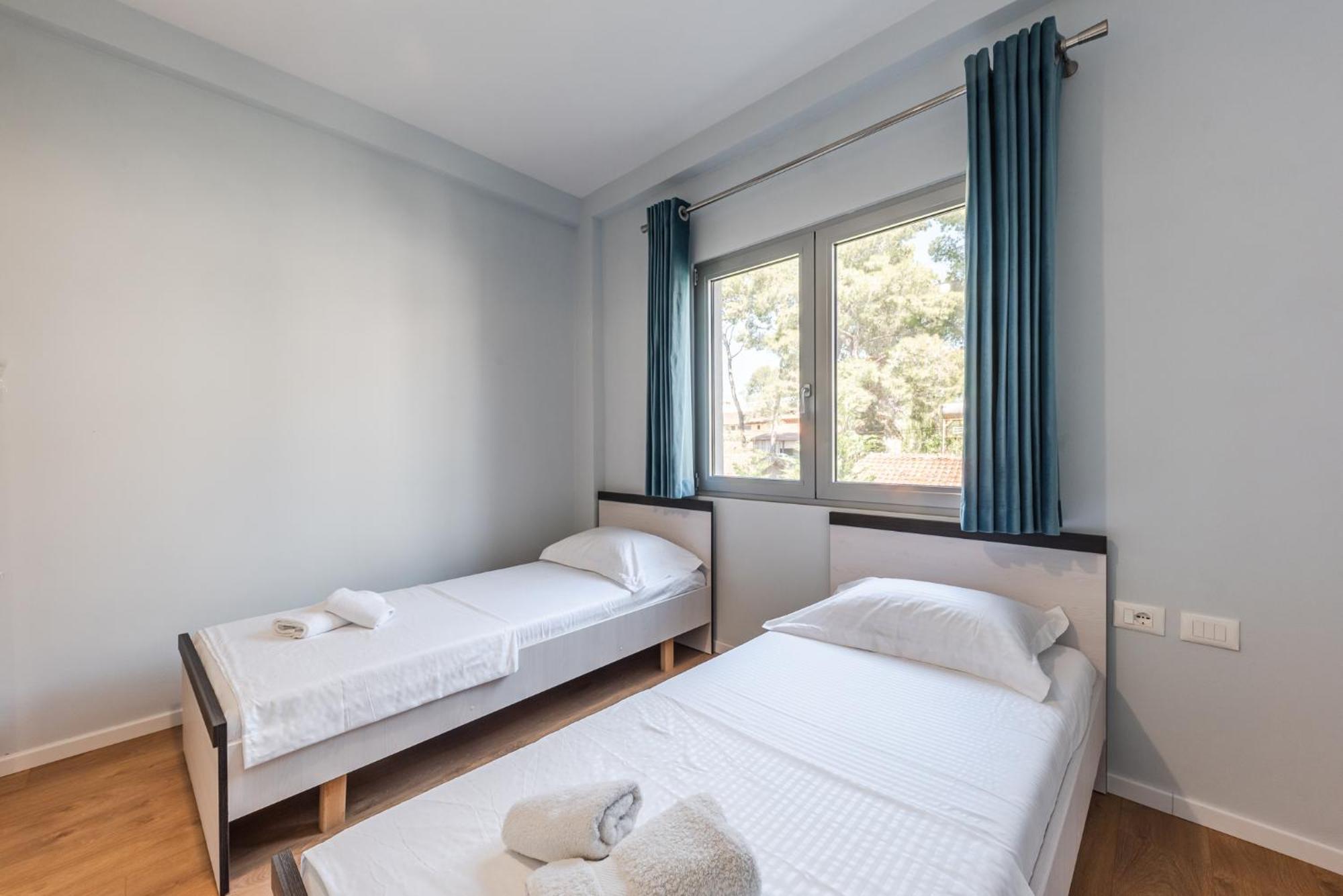 Beni'S Villa Apartments By Ps Golem  Buitenkant foto
