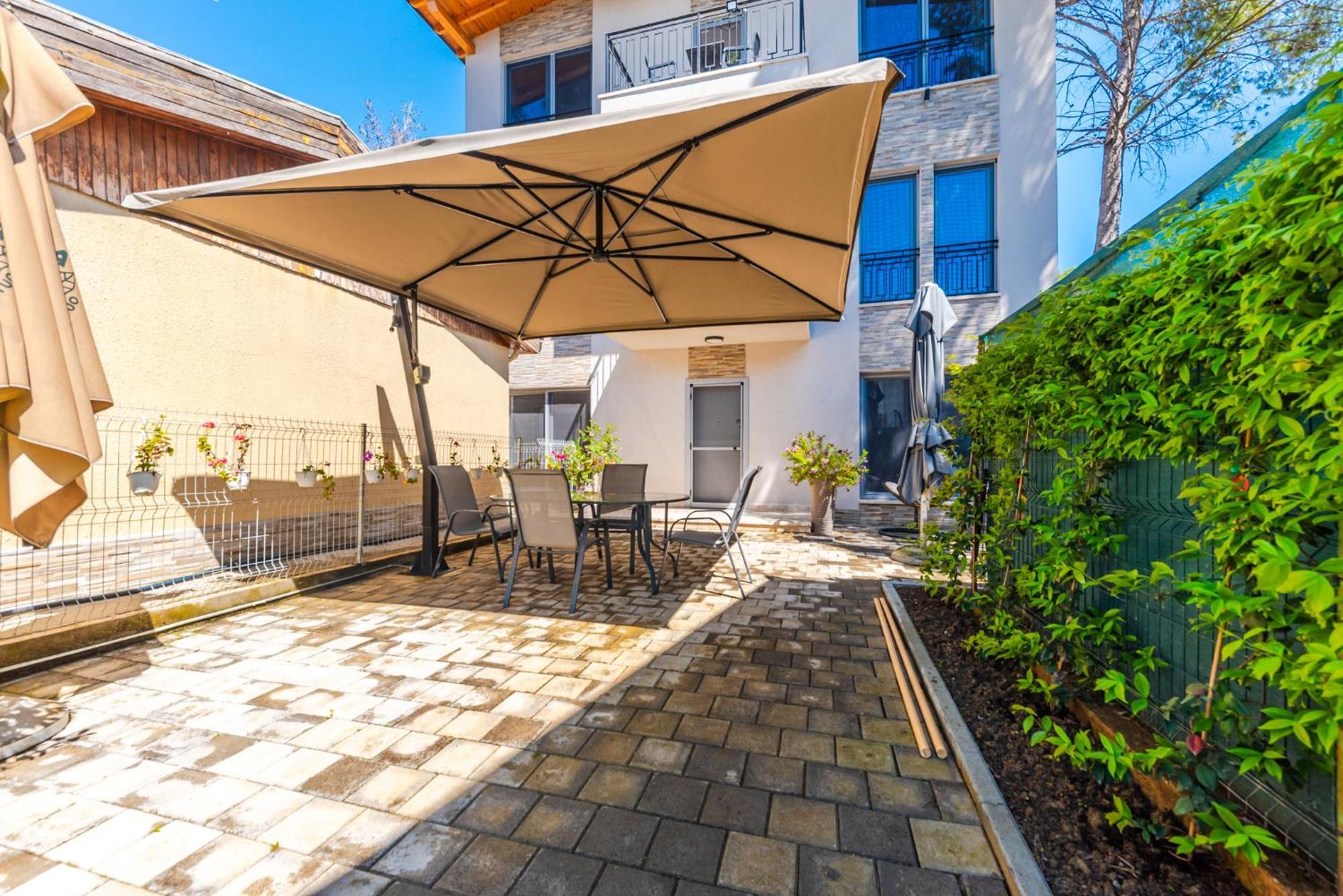 Beni'S Villa Apartments By Ps Golem  Buitenkant foto